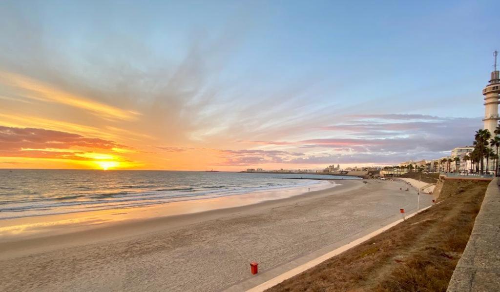 Apartamento Keka En Playa La Victoria Con Ascensor Grupo Ac Gestion Cádiz Exterior foto
